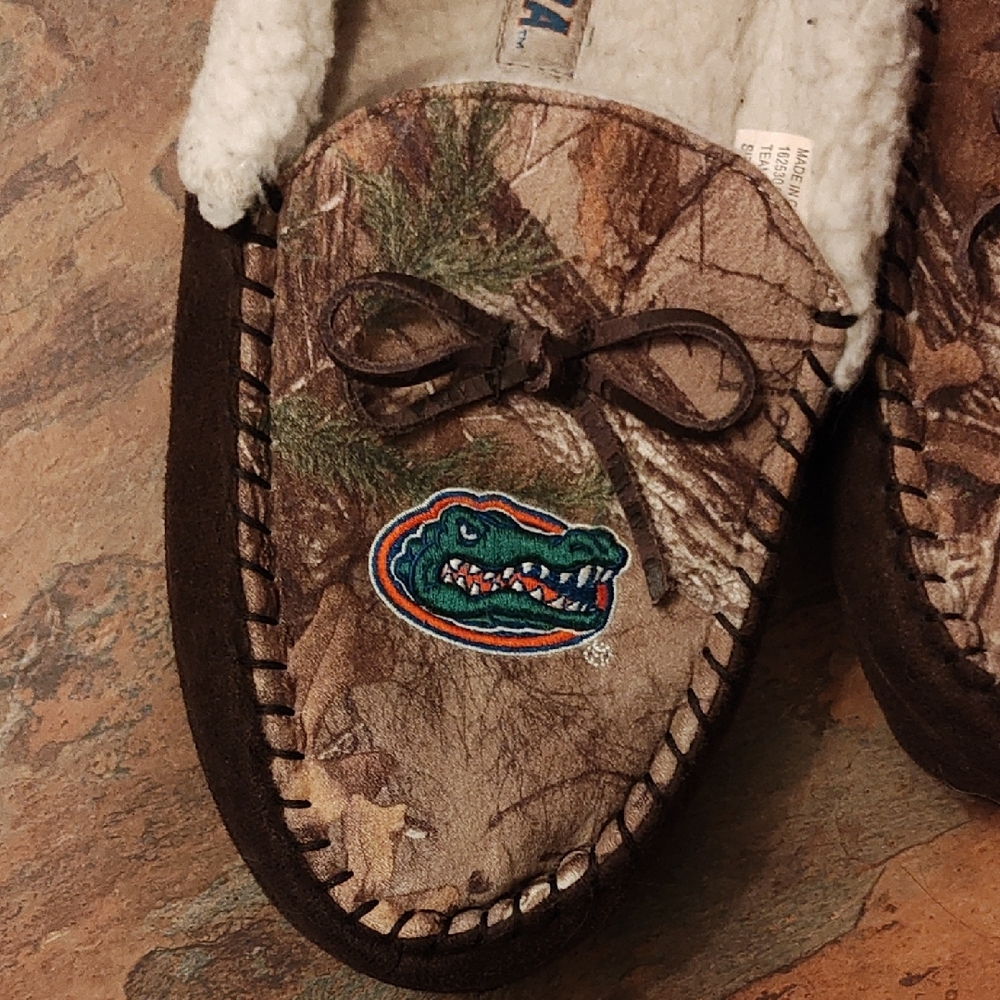 Florida Gators Men's Brown Camo Moccasin Slip-ons - Picture 3 of 5